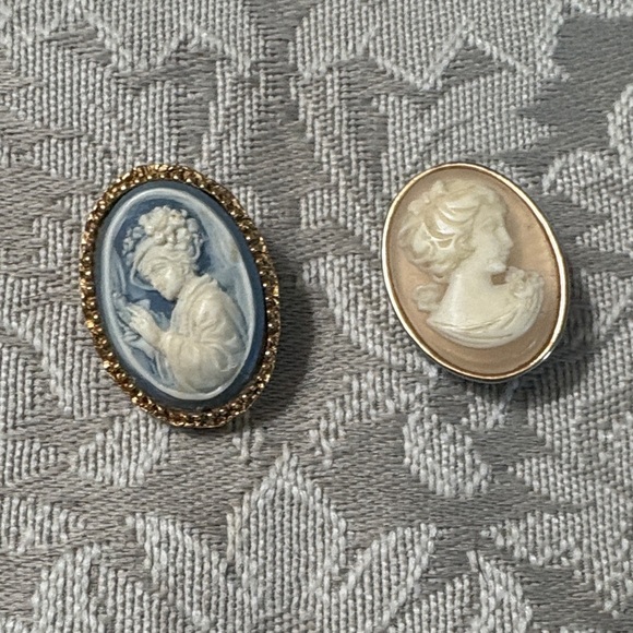 Elegant Cameo Jewelry Set in Gold and Black - Picture 10 of 11